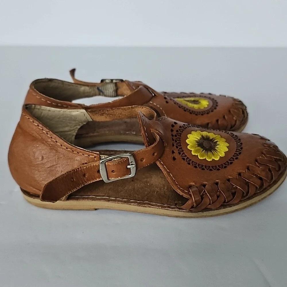 Girls Huarache Mexican Sunflower Leather Sandals Embroidered sz 20 / US 4.5 1854